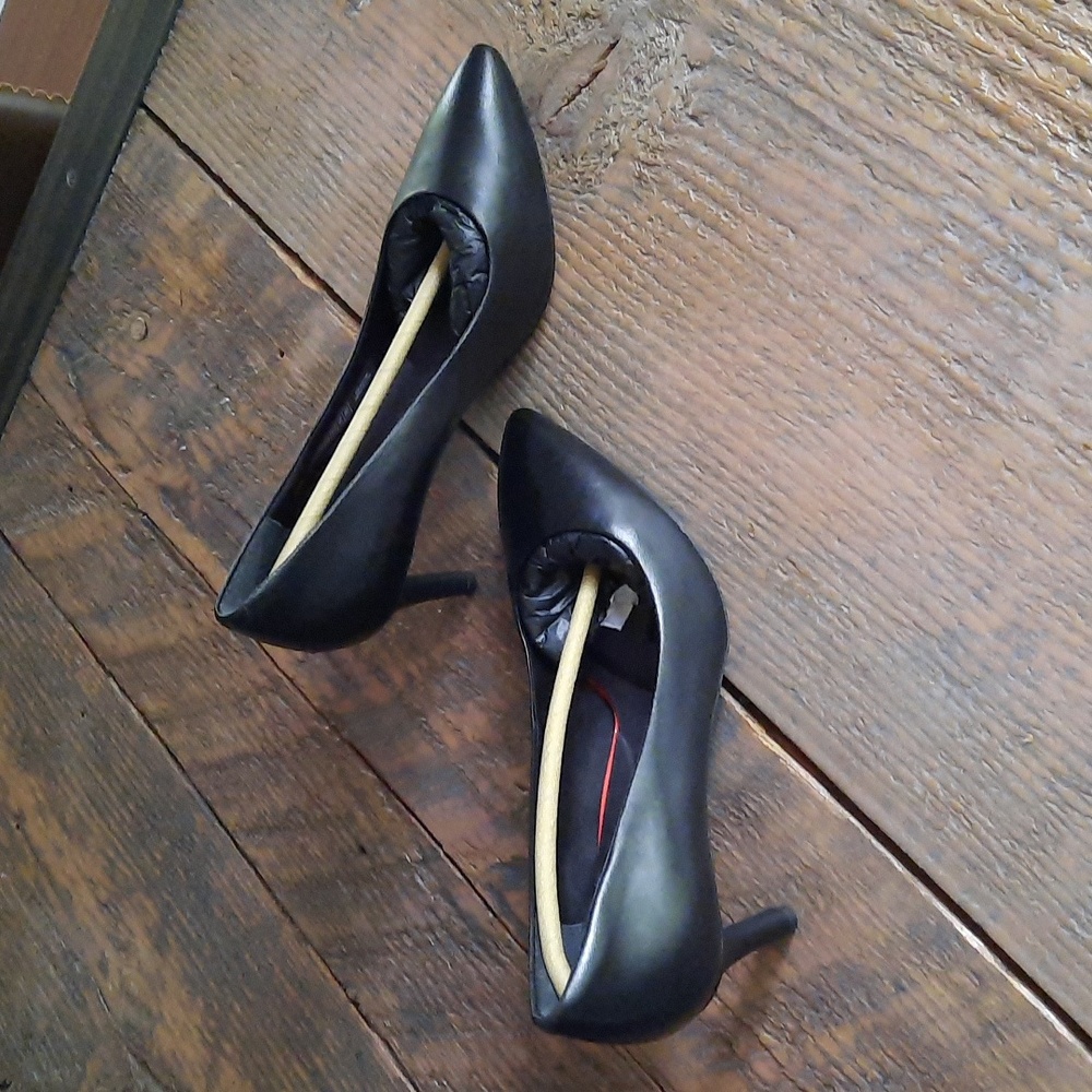 Rockport 75mm black pumps heels size 7 new